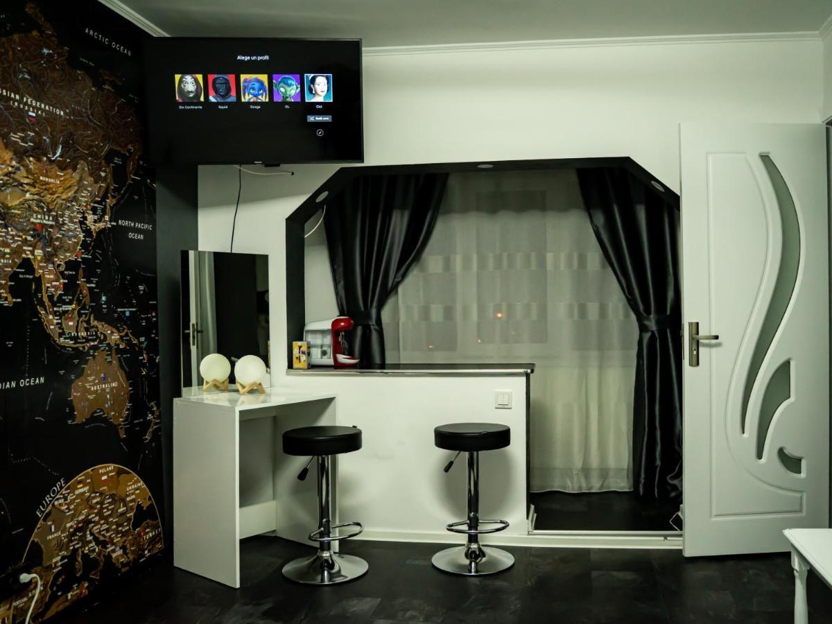 Studio Six Continents Petroşani Exterior foto